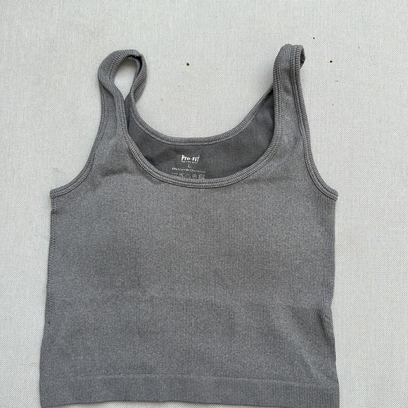 Basic top with padding included - Picture 5 of 6